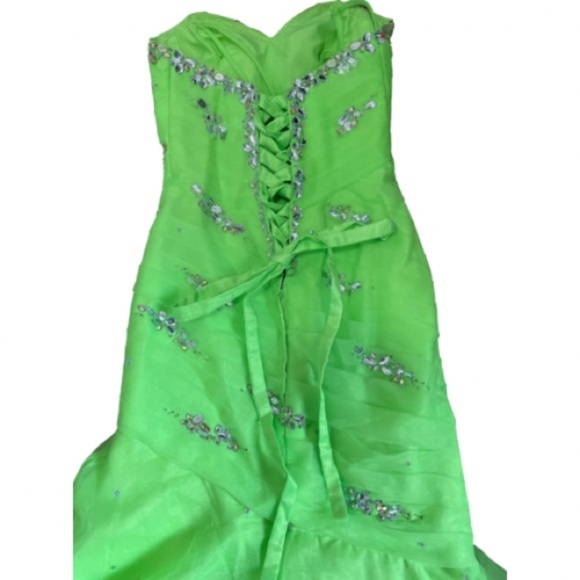 Mori Lee Beaded Organza Mermaid Formal Dress size 6 - Picture 6 of 8